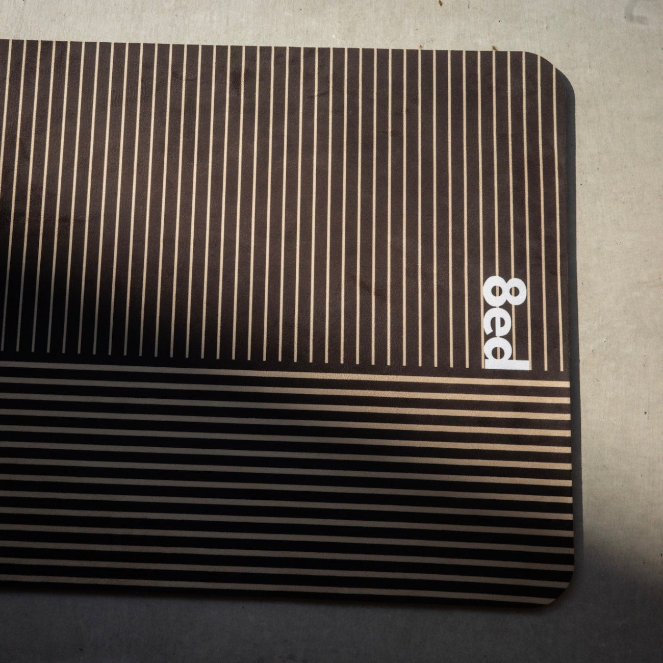 8ed StudioのCanvas Stretch Mat|インテリアになじむデザイン性と快適な使い心地を兼ね備えたストレッチ・ヨガマット