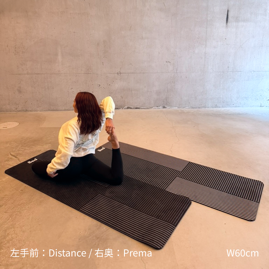 8ed Studio Distance Canvas Stretch Mat使用シーン|自宅ストレッチ・ヨガ・ピラティス対応