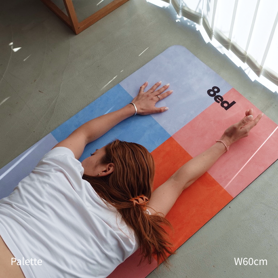 8ed Studio Palette Canvas Stretch Mat ストレッチ・ヨガマット朝の使用シーン|自宅ストレッチ・ヨガ・ピラティス対応