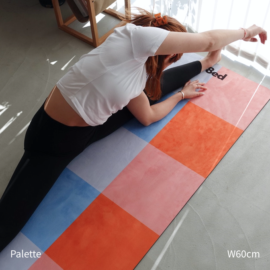 8ed Studio Palette Canvas Stretch Mat ストレッチ・ヨガマット使用シーン|自宅ストレッチ・ヨガ・ピラティス対応