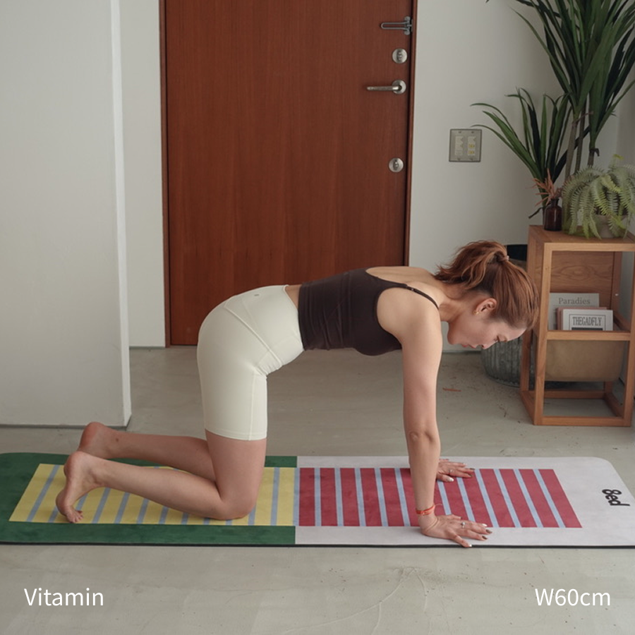 8ed Studio Vitamin Canvas Stretch Mat使用シーン|自宅ストレッチ・ヨガ・ピラティス対応