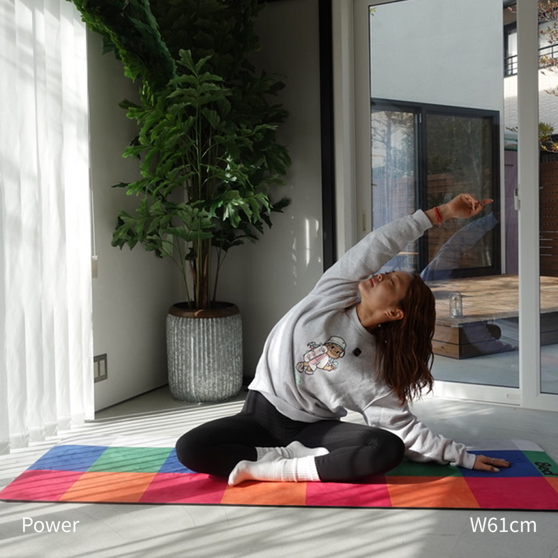 8ed Studio Power Canvas Stretch Mat使用シーン｜自宅ストレッチ・ヨガ・ピラティス対応